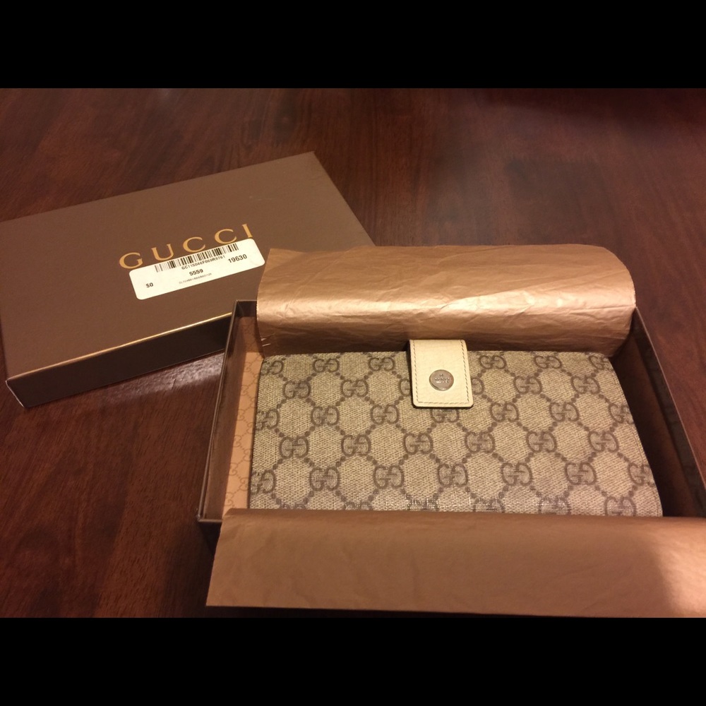 Authentic Gucci Ladies GG Plus Wallet
